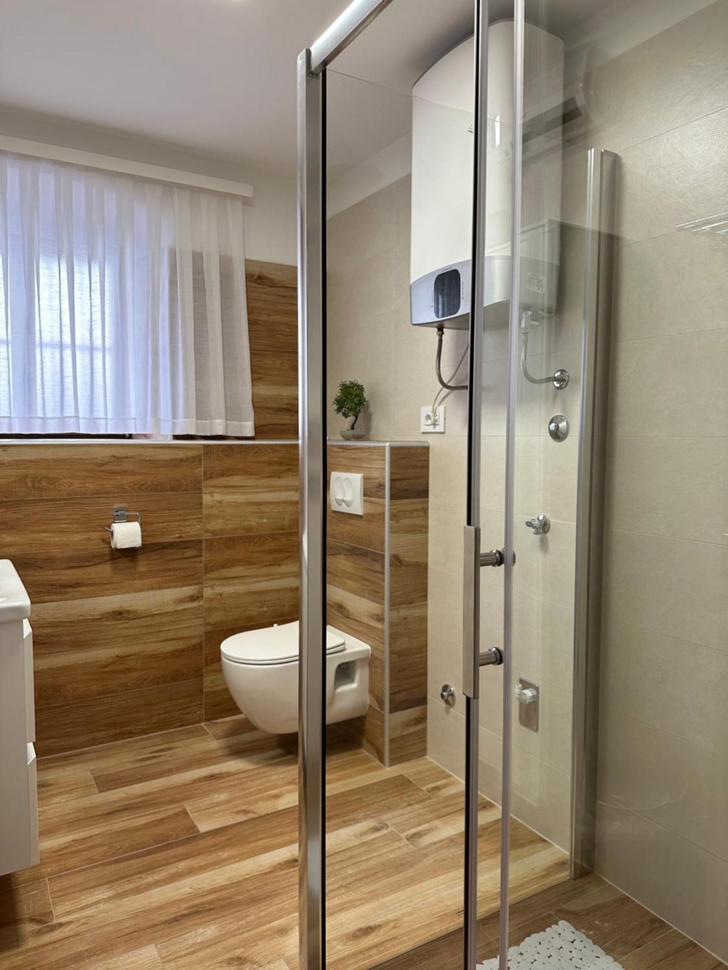Lux Apartments In Downtown Пула Экстерьер фото